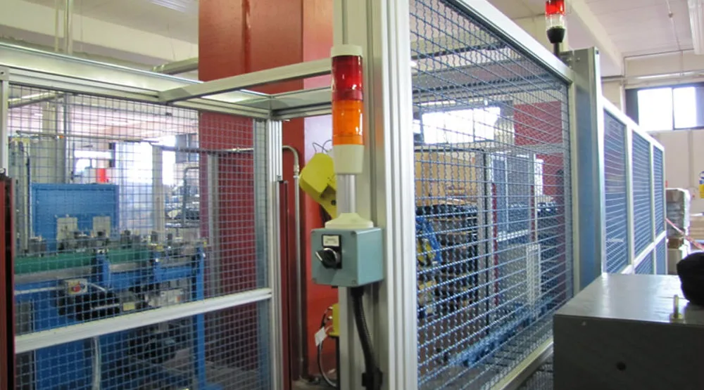 Protezioni antinfortunistiche perimetrali in profilato di alluminio